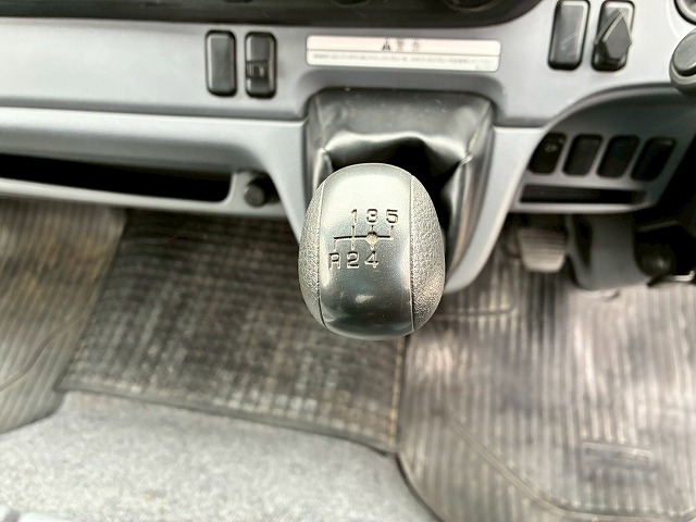 アルミブロックTOYOBODY175馬力5速MT4t8t中型|中古トラックの販売・買取・査定のアイナビ