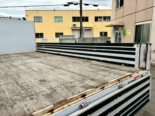 アルミブロックTOYOBODY175馬力5速MT4t8t中型|中古トラックの販売・買取・査定のアイナビ