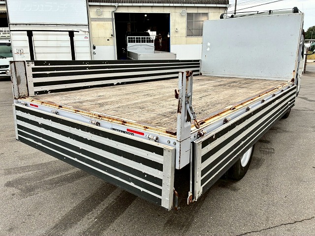 アルミブロックTOYOBODY175馬力5速MT4t8t中型|中古トラックの販売・買取・査定のアイナビ