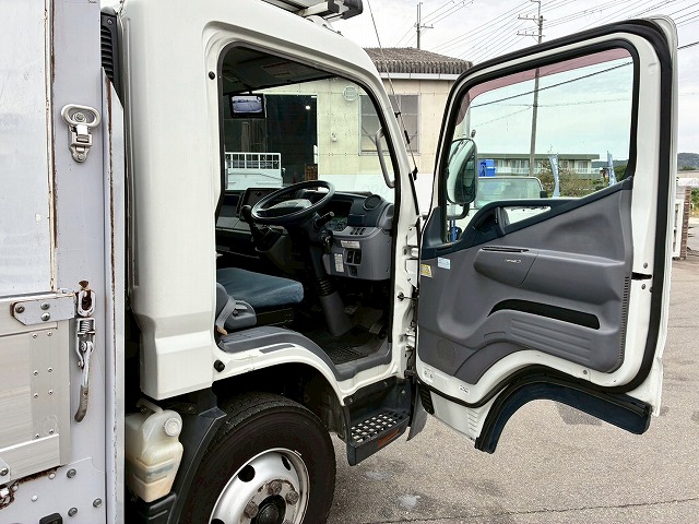 アルミブロックTOYOBODY175馬力5速MT4t8t中型|中古トラックの販売・買取・査定のアイナビ