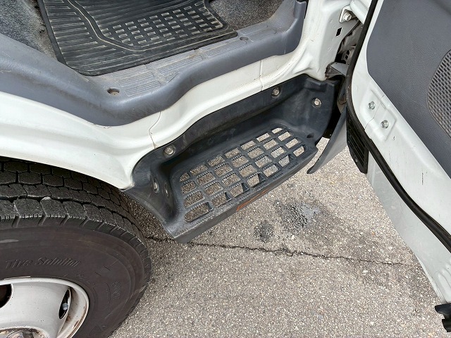 アルミブロックTOYOBODY175馬力5速MT4t8t中型|中古トラックの販売・買取・査定のアイナビ