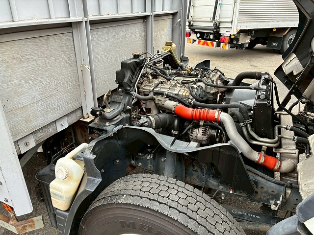 アルミブロックTOYOBODY175馬力5速MT4t8t中型|中古トラックの販売・買取・査定のアイナビ