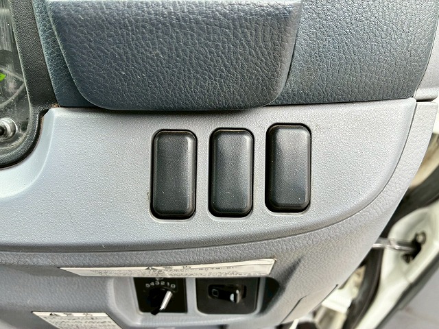 アルミブロックTOYOBODY175馬力5速MT4t8t中型|中古トラックの販売・買取・査定のアイナビ