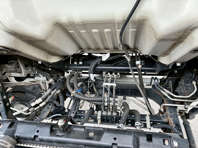 アルミブロックTOYOBODY175馬力5速MT4t8t中型|中古トラックの販売・買取・査定のアイナビ