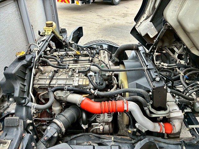 アルミブロックTOYOBODY175馬力5速MT4t8t中型|中古トラックの販売・買取・査定のアイナビ