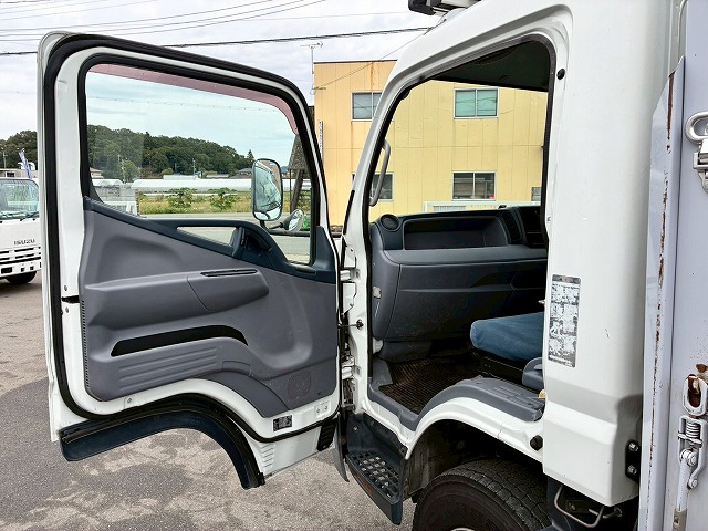 アルミブロックTOYOBODY175馬力5速MT4t8t中型|中古トラックの販売・買取・査定のアイナビ