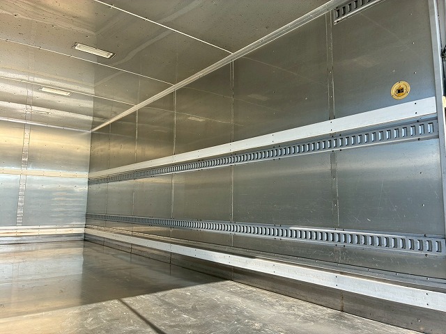 ハイルーフフルキャブ日本トレクス240馬力6速MT4t8t|中古トラックの販売・買取・査定のアイナビ