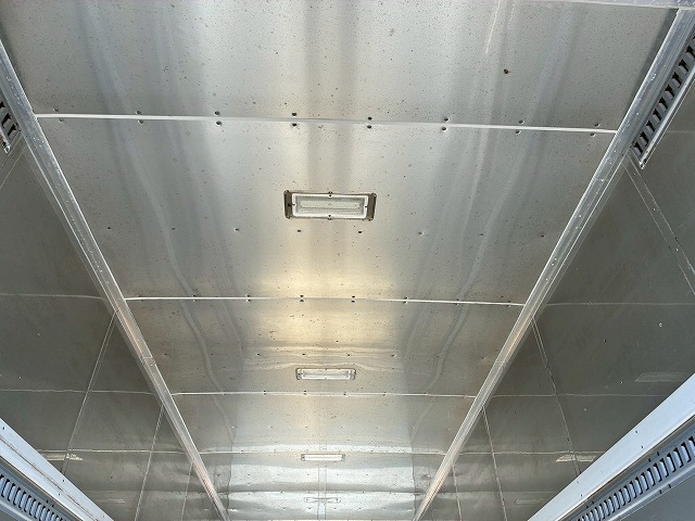 ハイルーフフルキャブ日本トレクス240馬力6速MT4t8t|中古トラックの販売・買取・査定のアイナビ