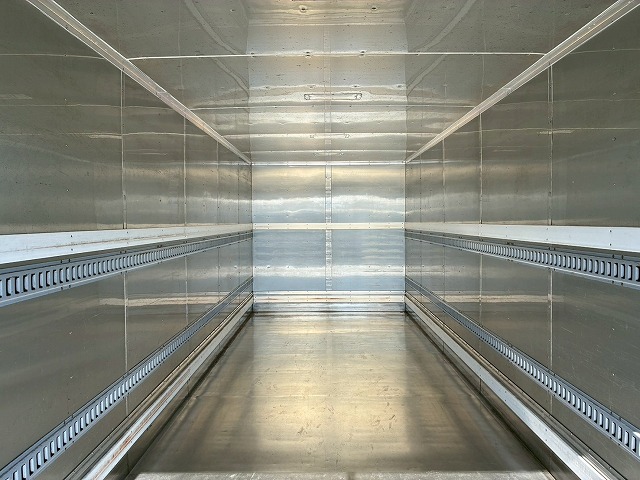 ハイルーフフルキャブ日本トレクス240馬力6速MT4t8t|中古トラックの販売・買取・査定のアイナビ