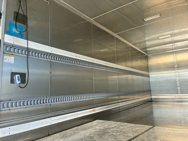 ハイルーフフルキャブ日本トレクス240馬力6速MT4t8t|中古トラックの販売・買取・査定のアイナビ