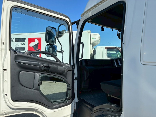 ハイルーフフルキャブ日本トレクス240馬力6速MT4t8t|中古トラックの販売・買取・査定のアイナビ