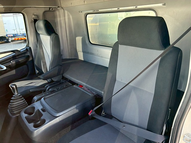 ハイルーフフルキャブ日本トレクス240馬力6速MT4t8t|中古トラックの販売・買取・査定のアイナビ