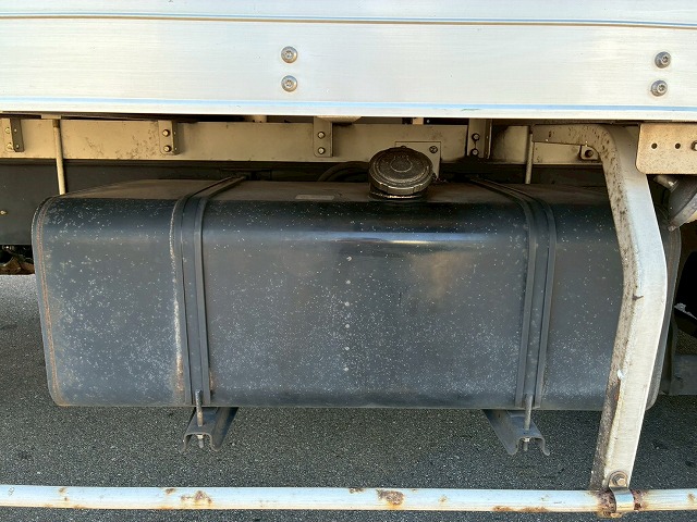 ハイルーフフルキャブ日本トレクス240馬力6速MT4t8t|中古トラックの販売・買取・査定のアイナビ