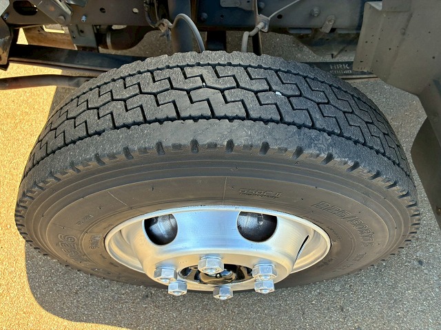 ハイルーフフルキャブ日本トレクス240馬力6速MT4t8t|中古トラックの販売・買取・査定のアイナビ