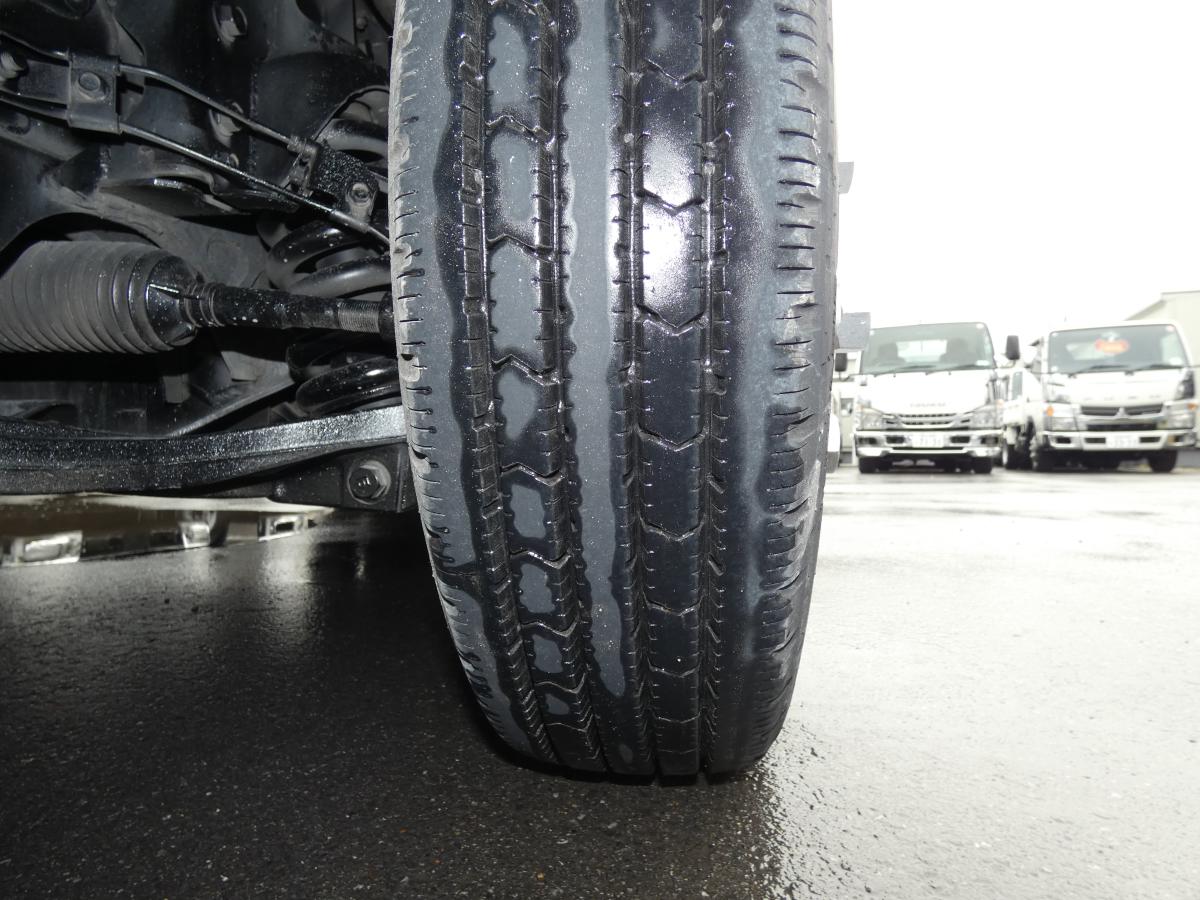 2トン 平ボディ 電動ミラー|中古トラックの販売・買取・査定のアイナビ