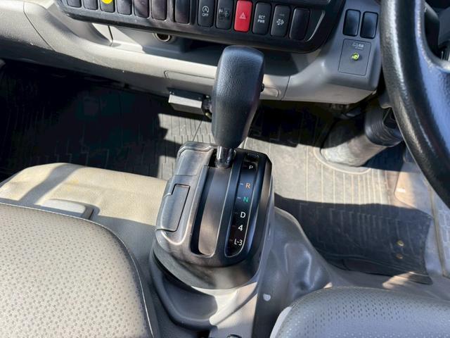 日野デュトロクレーン|中古トラックの販売・買取・査定のアイナビ