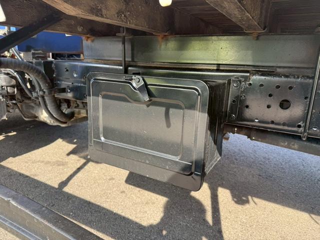 日野デュトロクレーン|中古トラックの販売・買取・査定のアイナビ