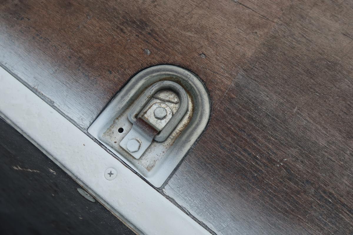 標準ロング 4段クレーンラジコン付き 積載3000kg 2.9t吊り|中古トラックの販売・買取・査定のアイナビ