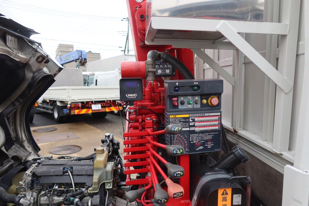 標準ロング 4段クレーンラジコン付き 積載3000kg 2.9t吊り|中古トラックの販売・買取・査定のアイナビ