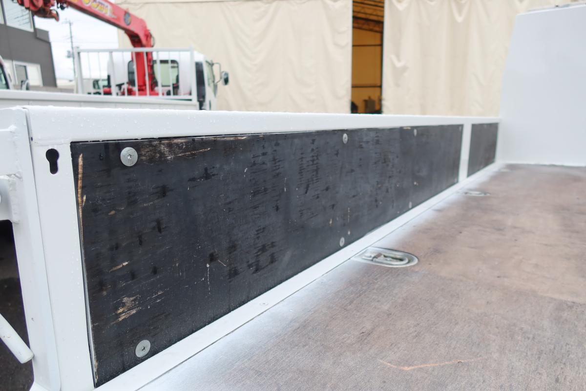 標準ロング 4段クレーンラジコン付き 積載3000kg 2.9t吊り|中古トラックの販売・買取・査定のアイナビ