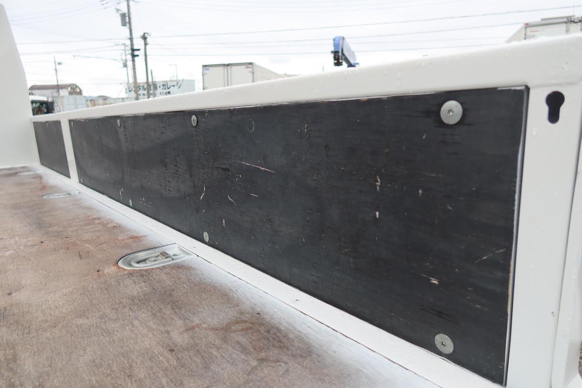 標準ロング 4段クレーンラジコン付き 積載3000kg 2.9t吊り|中古トラックの販売・買取・査定のアイナビ