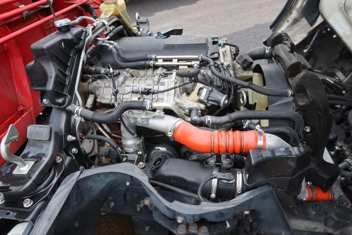 標準ロング 4段クレーンラジコン付き 積載3000kg 2.9t吊り|中古トラックの販売・買取・査定のアイナビ