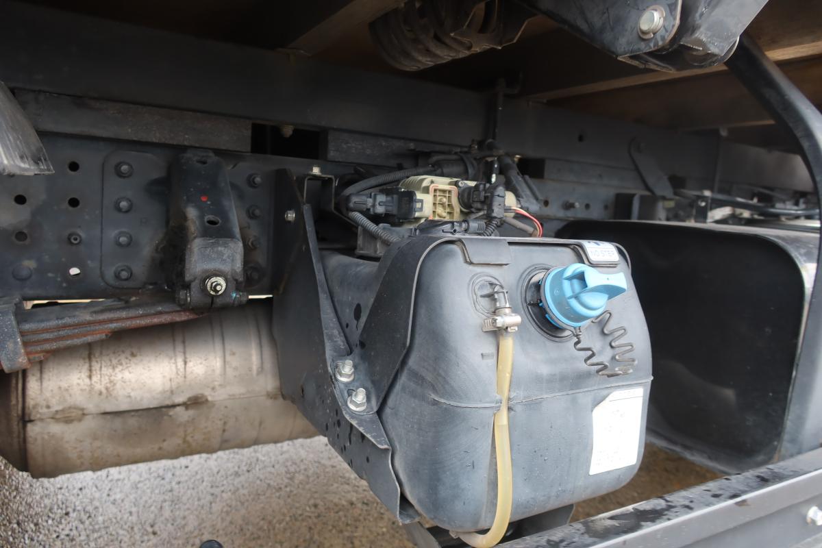 標準ロング 4段クレーンラジコン付き 積載3000kg 2.9t吊り|中古トラックの販売・買取・査定のアイナビ