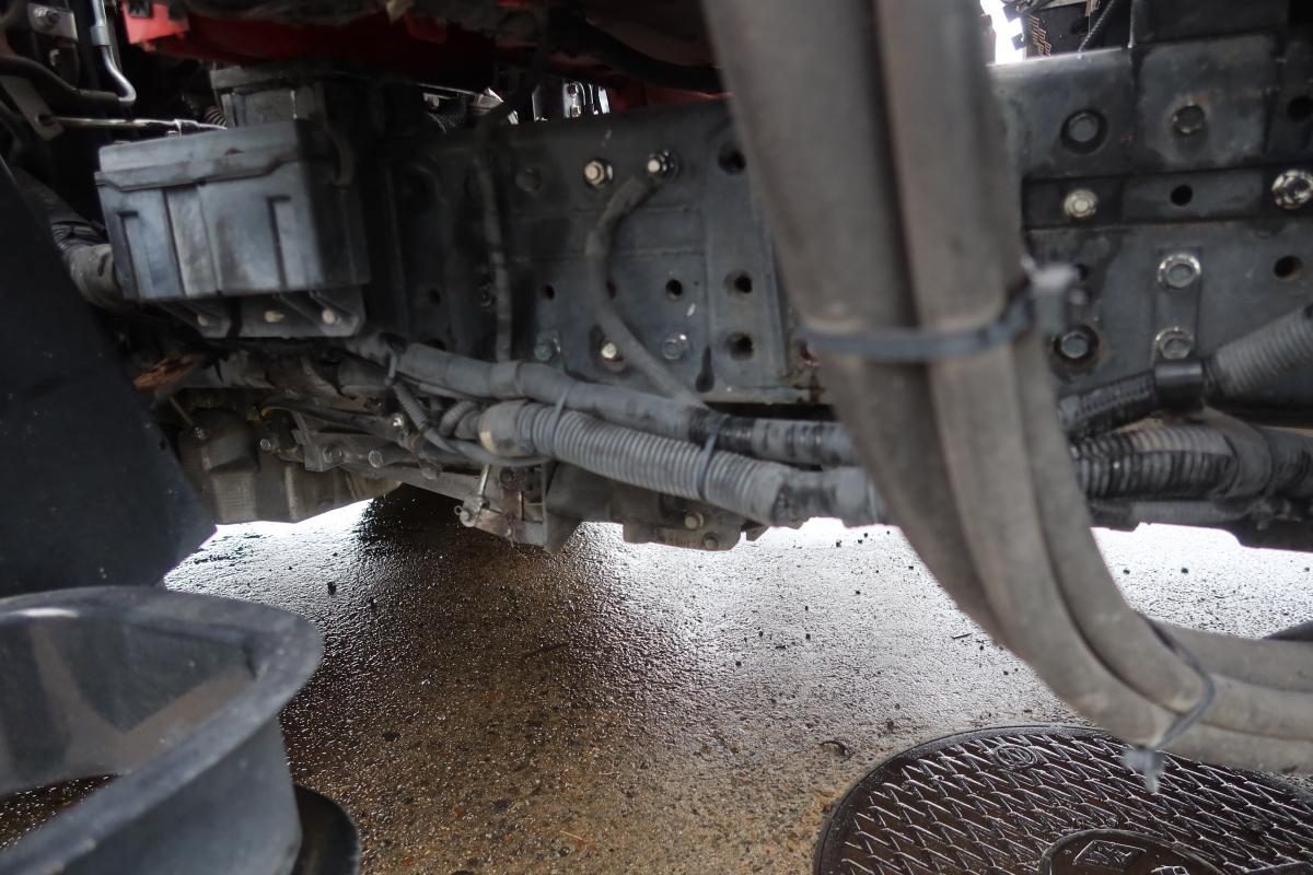 標準ロング 4段クレーンラジコン付き 積載3000kg 2.9t吊り|中古トラックの販売・買取・査定のアイナビ