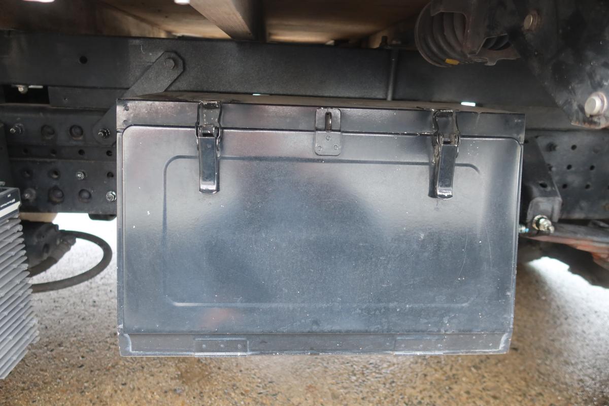 標準ロング 4段クレーンラジコン付き 積載3000kg 2.9t吊り|中古トラックの販売・買取・査定のアイナビ