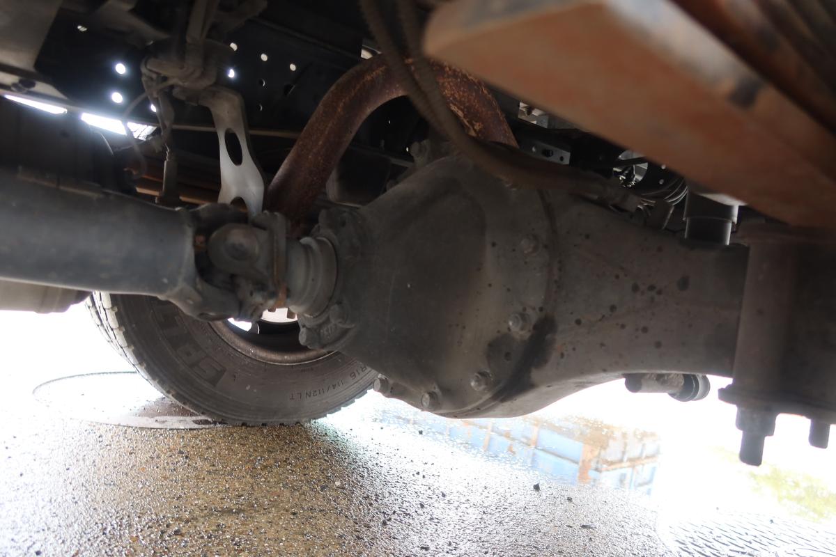 標準ロング 4段クレーンラジコン付き 積載3000kg 2.9t吊り|中古トラックの販売・買取・査定のアイナビ