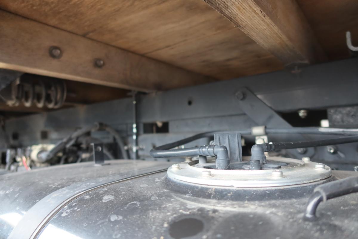 標準ロング 4段クレーンラジコン付き 積載3000kg 2.9t吊り|中古トラックの販売・買取・査定のアイナビ