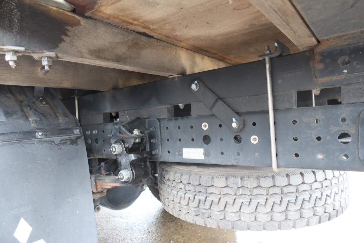 標準ロング 4段クレーンラジコン付き 積載3000kg 2.9t吊り|中古トラックの販売・買取・査定のアイナビ