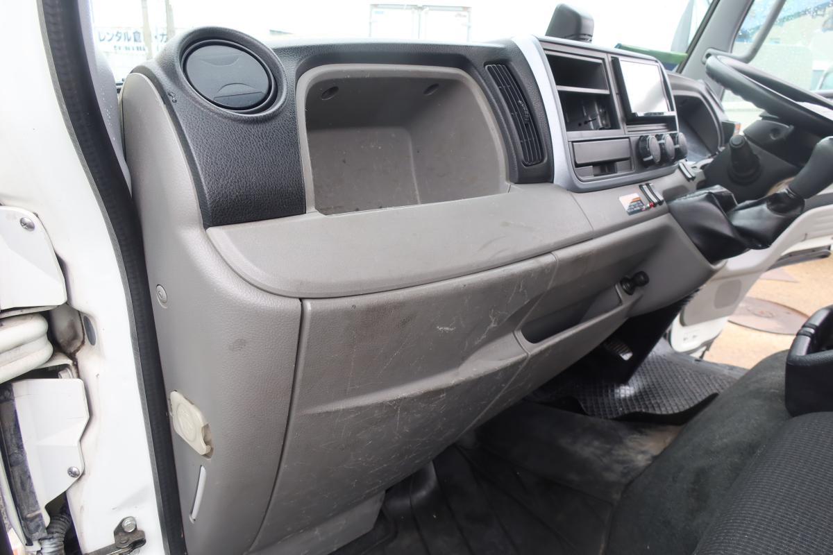 標準ロング 4段クレーンラジコン付き 積載3000kg 2.9t吊り|中古トラックの販売・買取・査定のアイナビ