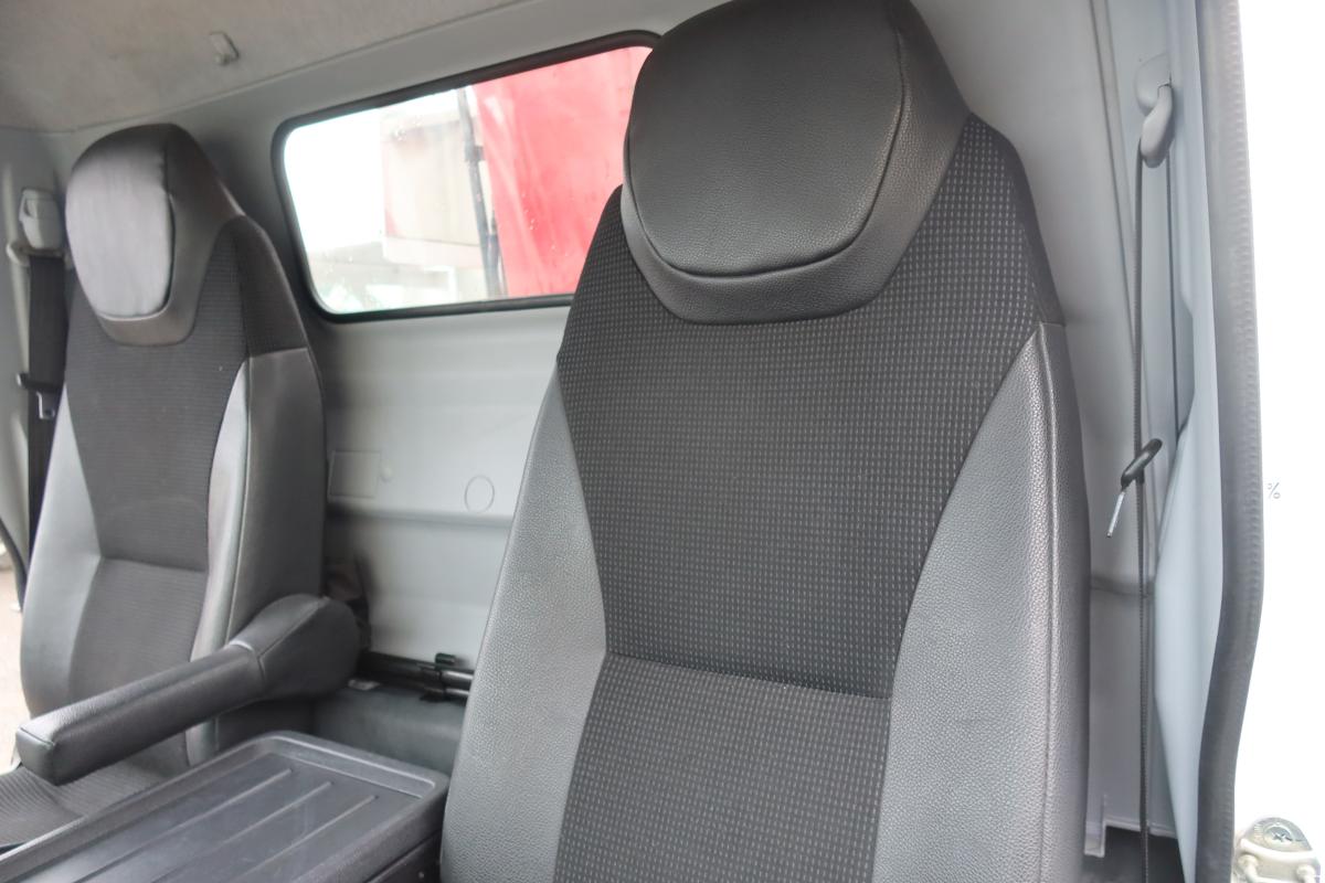 標準ロング 4段クレーンラジコン付き 積載3000kg 2.9t吊り|中古トラックの販売・買取・査定のアイナビ