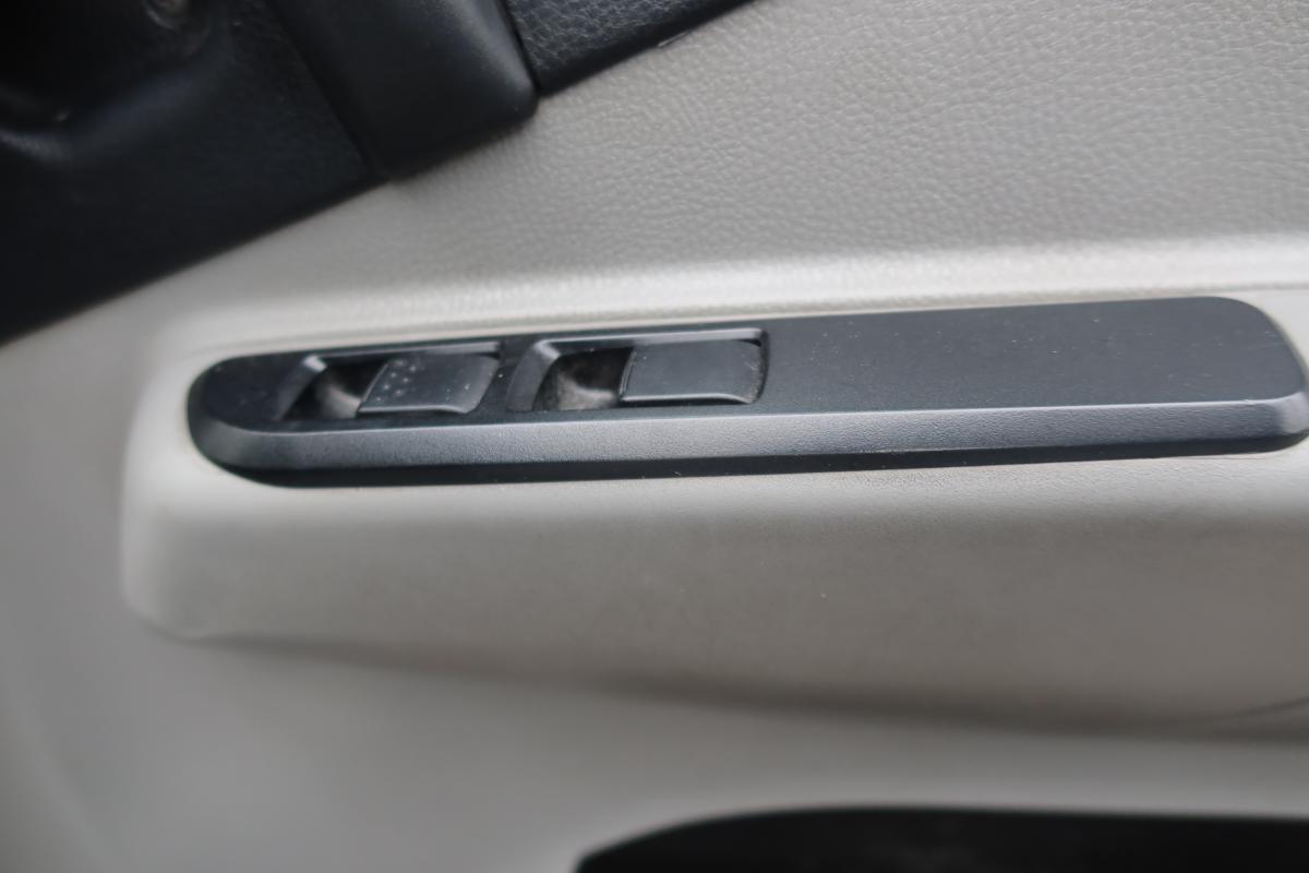 標準ロング 4段クレーンラジコン付き 積載3000kg 2.9t吊り|中古トラックの販売・買取・査定のアイナビ