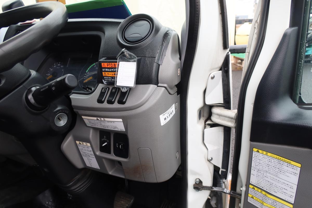 標準ロング 4段クレーンラジコン付き 積載3000kg 2.9t吊り|中古トラックの販売・買取・査定のアイナビ