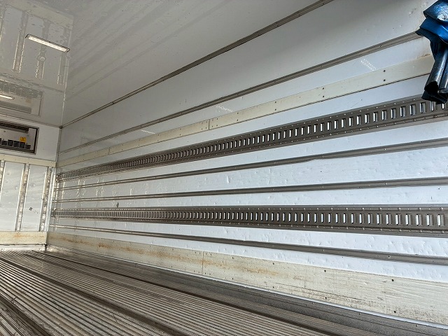 フルキャブ6000東プレR404Aキーストンフロアスタンバイ装置|中古トラックの販売・買取・査定のアイナビ