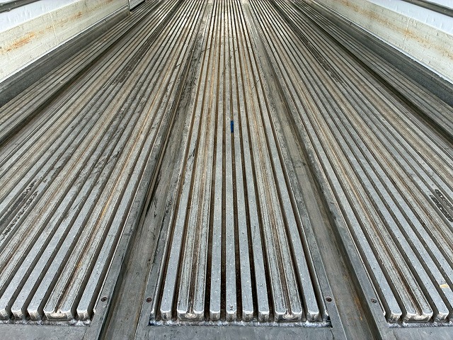 フルキャブ6000東プレR404Aキーストンフロアスタンバイ装置|中古トラックの販売・買取・査定のアイナビ