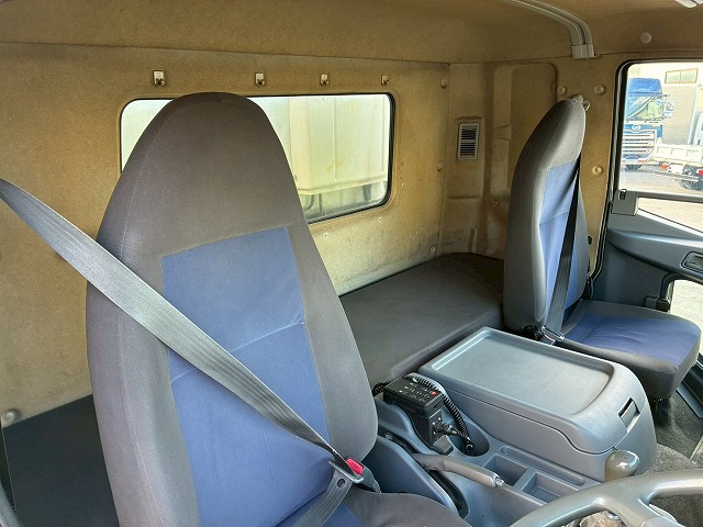 フルキャブ6000東プレR404Aキーストンフロアスタンバイ装置|中古トラックの販売・買取・査定のアイナビ