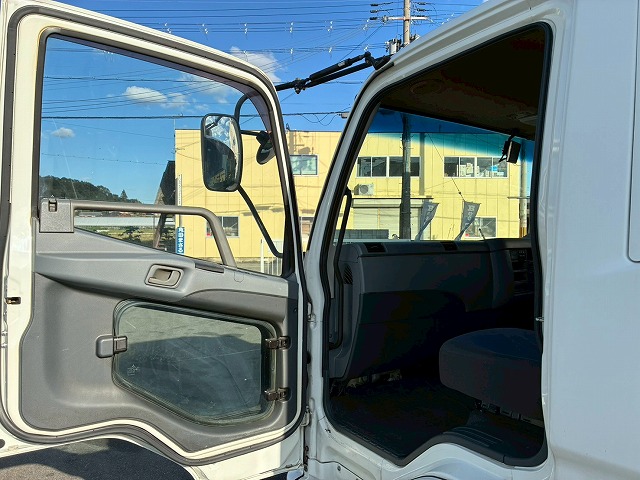 フルキャブ6000東プレR404Aキーストンフロアスタンバイ装置|中古トラックの販売・買取・査定のアイナビ