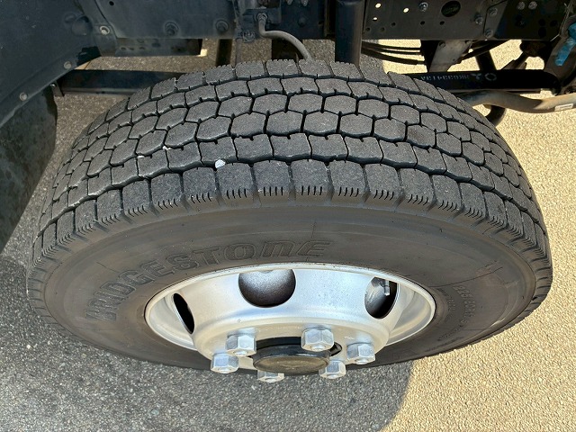 フルキャブ6000東プレR404Aキーストンフロアスタンバイ装置|中古トラックの販売・買取・査定のアイナビ