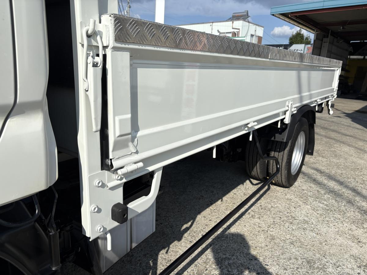 H27デュトロ セミロング 2t|中古トラックの販売・買取・査定のアイナビ