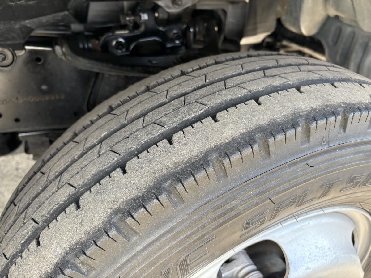 H27デュトロ セミロング 2t|中古トラックの販売・買取・査定のアイナビ