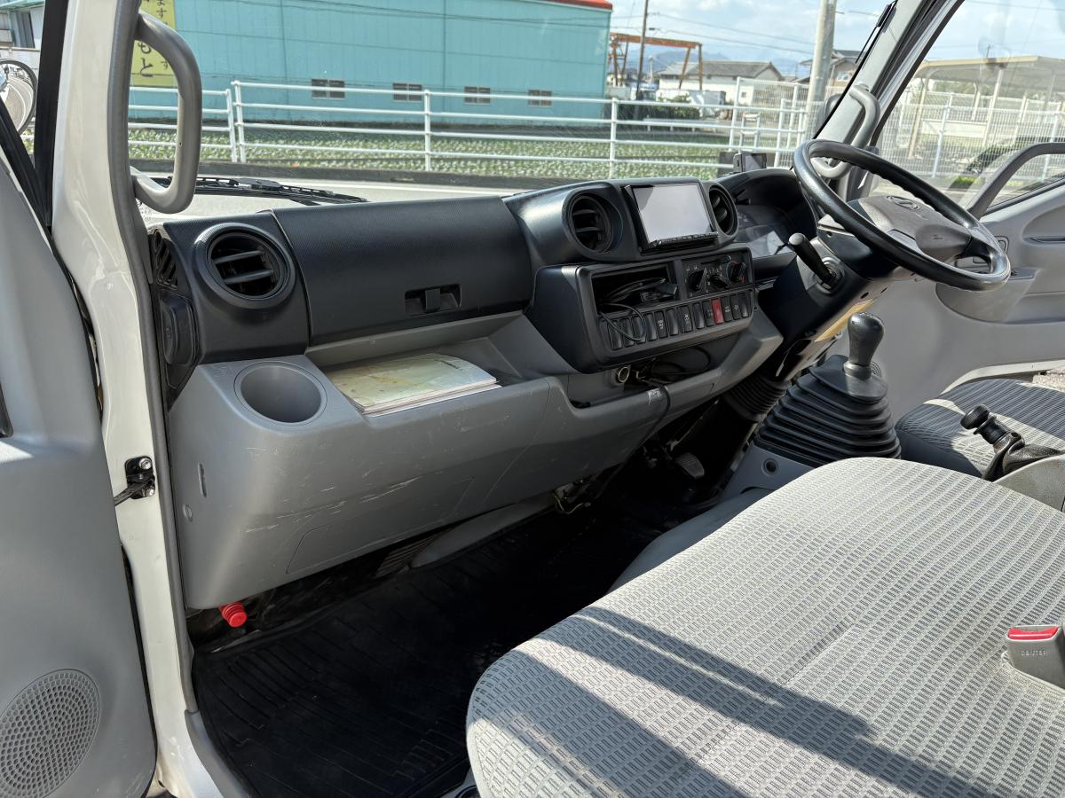 H27デュトロ セミロング 2t|中古トラックの販売・買取・査定のアイナビ