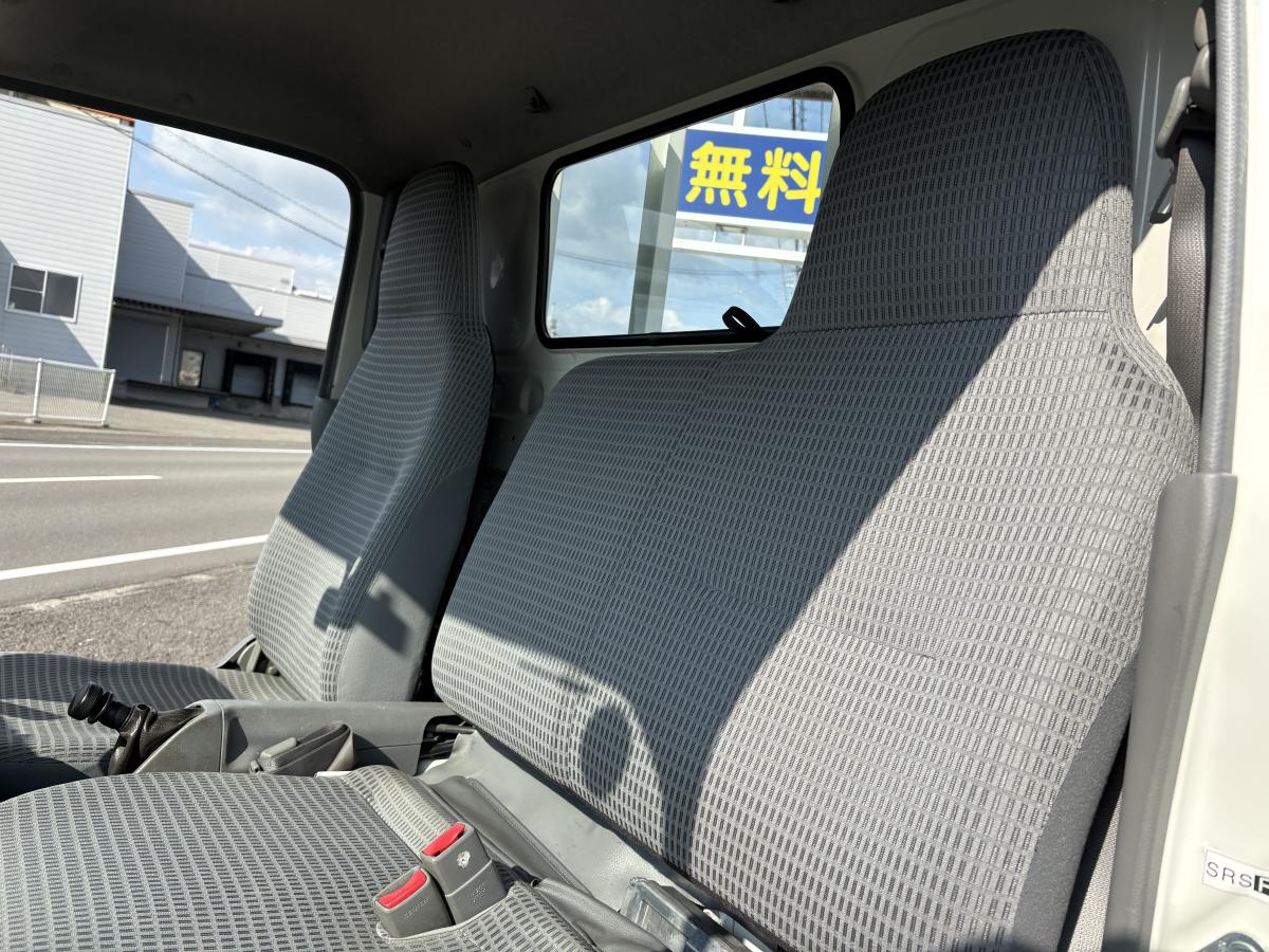 H27デュトロ セミロング 2t|中古トラックの販売・買取・査定のアイナビ