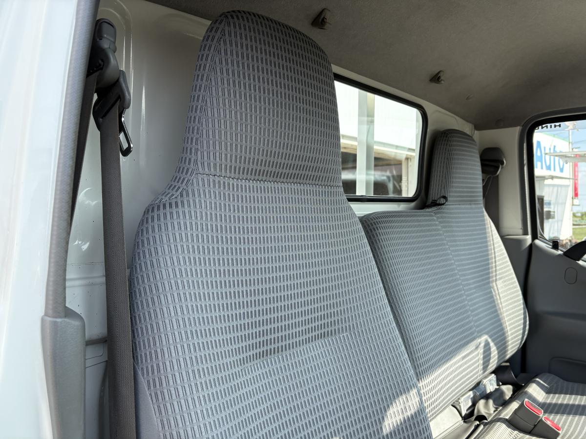 H27デュトロ セミロング 2t|中古トラックの販売・買取・査定のアイナビ