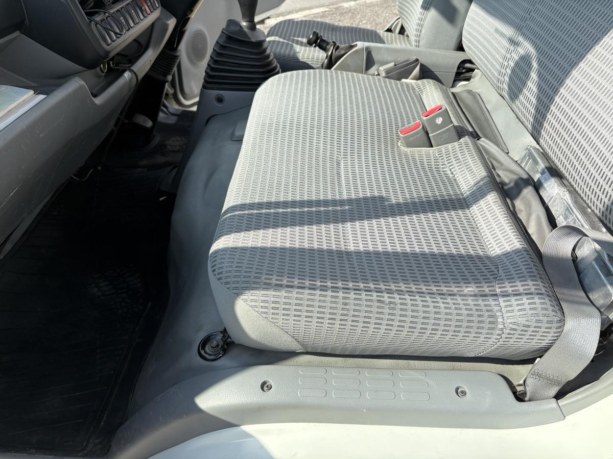 H27デュトロ セミロング 2t|中古トラックの販売・買取・査定のアイナビ