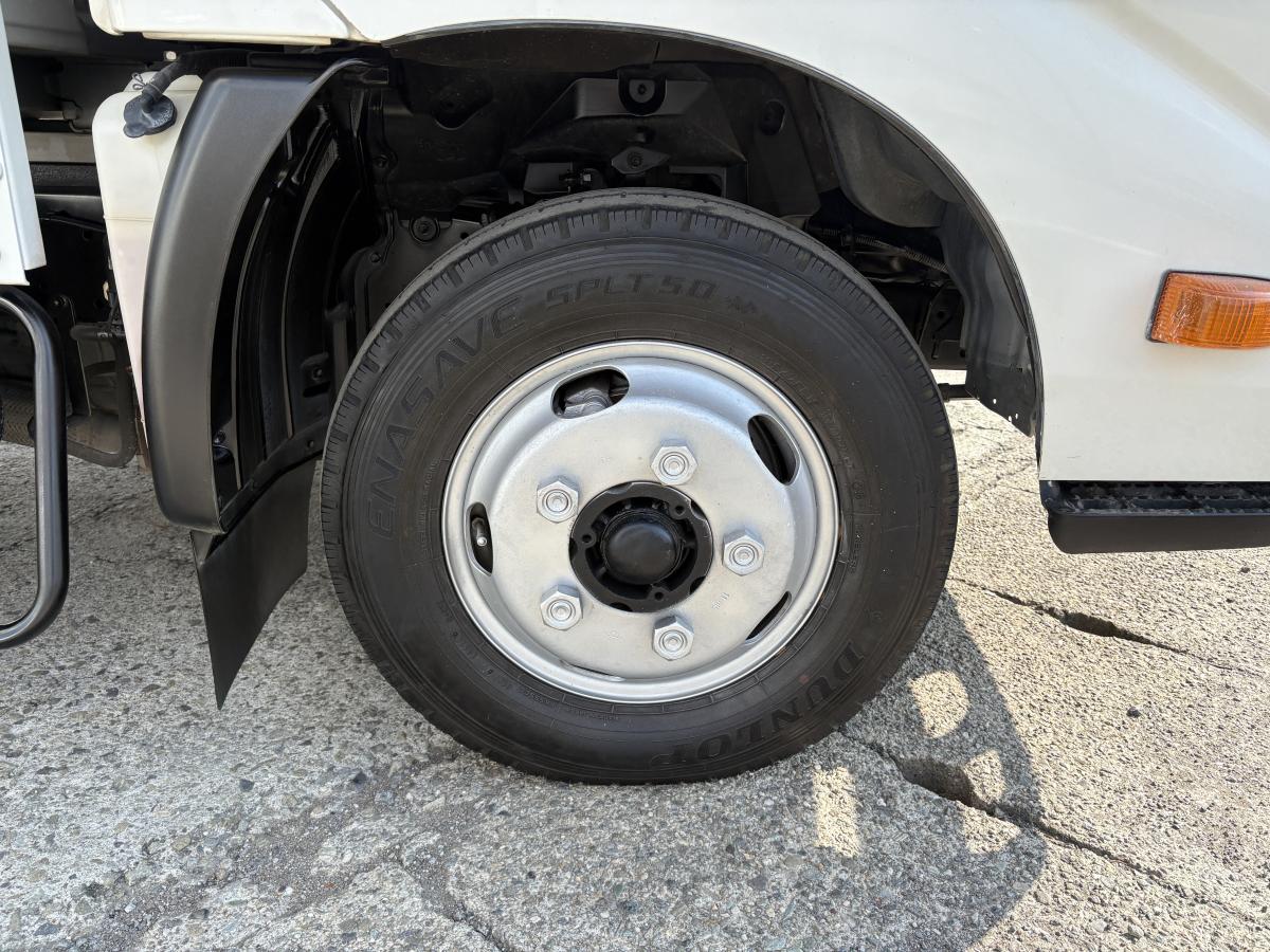 H27デュトロ セミロング 2t|中古トラックの販売・買取・査定のアイナビ