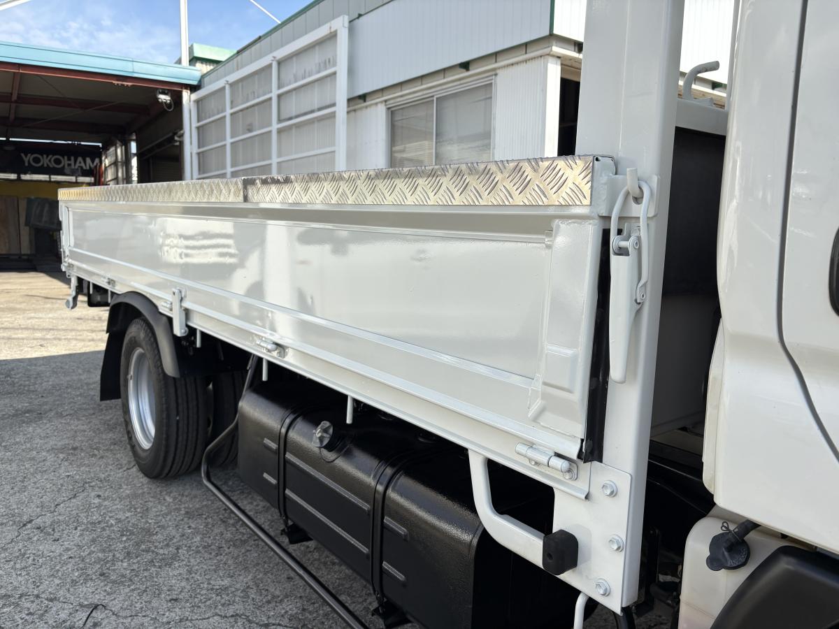 H27デュトロ セミロング 2t|中古トラックの販売・買取・査定のアイナビ