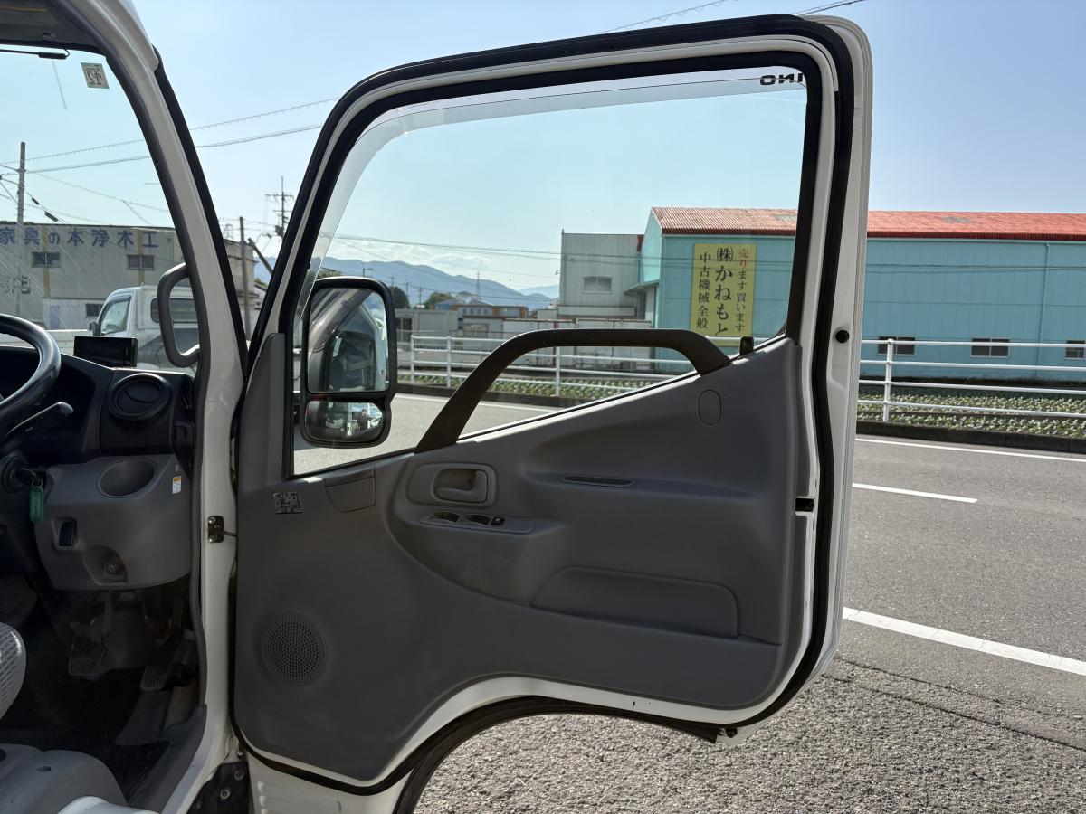 H27デュトロ セミロング 2t|中古トラックの販売・買取・査定のアイナビ